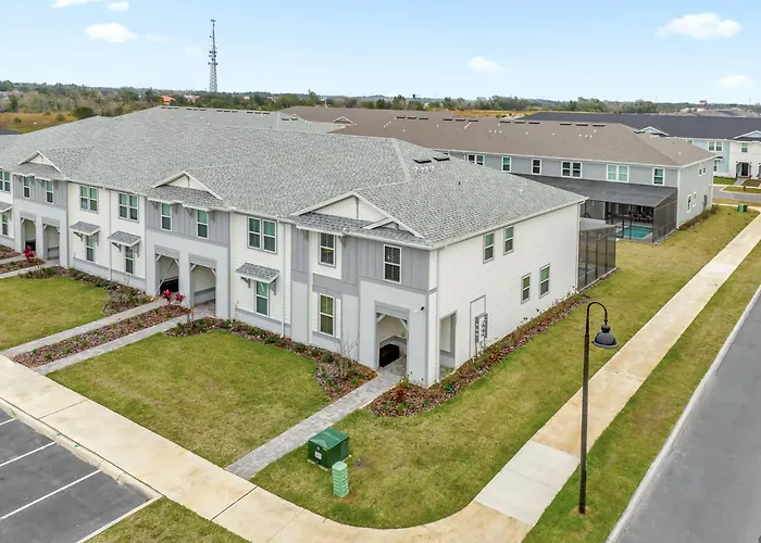 Modern 5Br Home With Pool